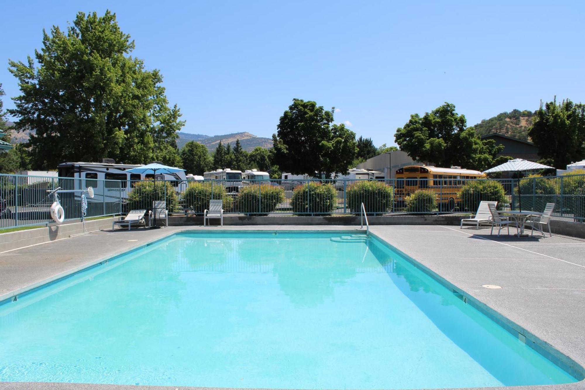 Americas Best Value Inn - Phoenix / Ashland Exterior photo